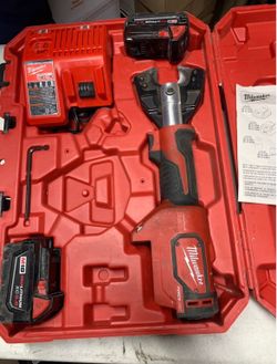 Milwaukee M18 FORCE LOGIC Cable Cutter Kit (Model 2672-21)