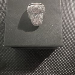 Iced out tongue 👅 ring