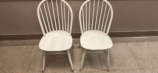 White painted windsor style spindle chair