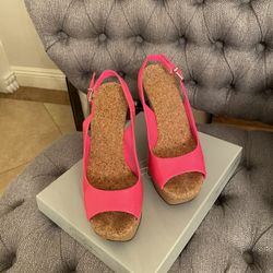 Jessica Simpson pink