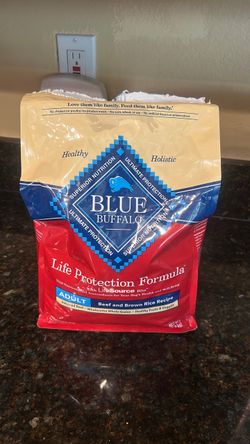 Blue buffalo adult dog food 5lbs