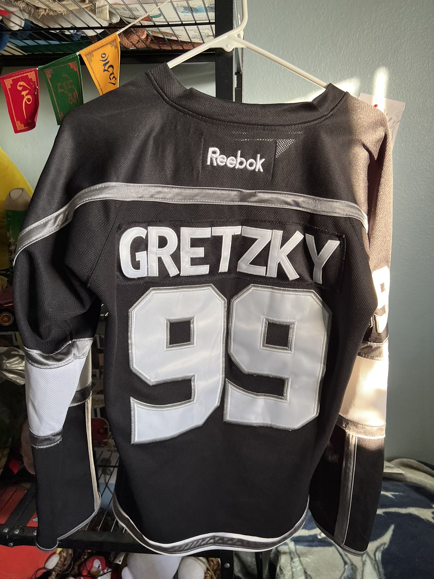 La Kings Youth Jersey for Sale in Fontana, CA - OfferUp