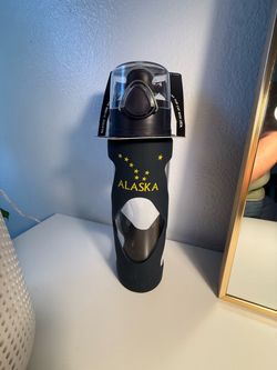 NEW Alaska Travel Gear 23oz Water Bottle - Glass with Silicone Sleeve & Lock Cap HOT/COLD WATER RESISTANT!