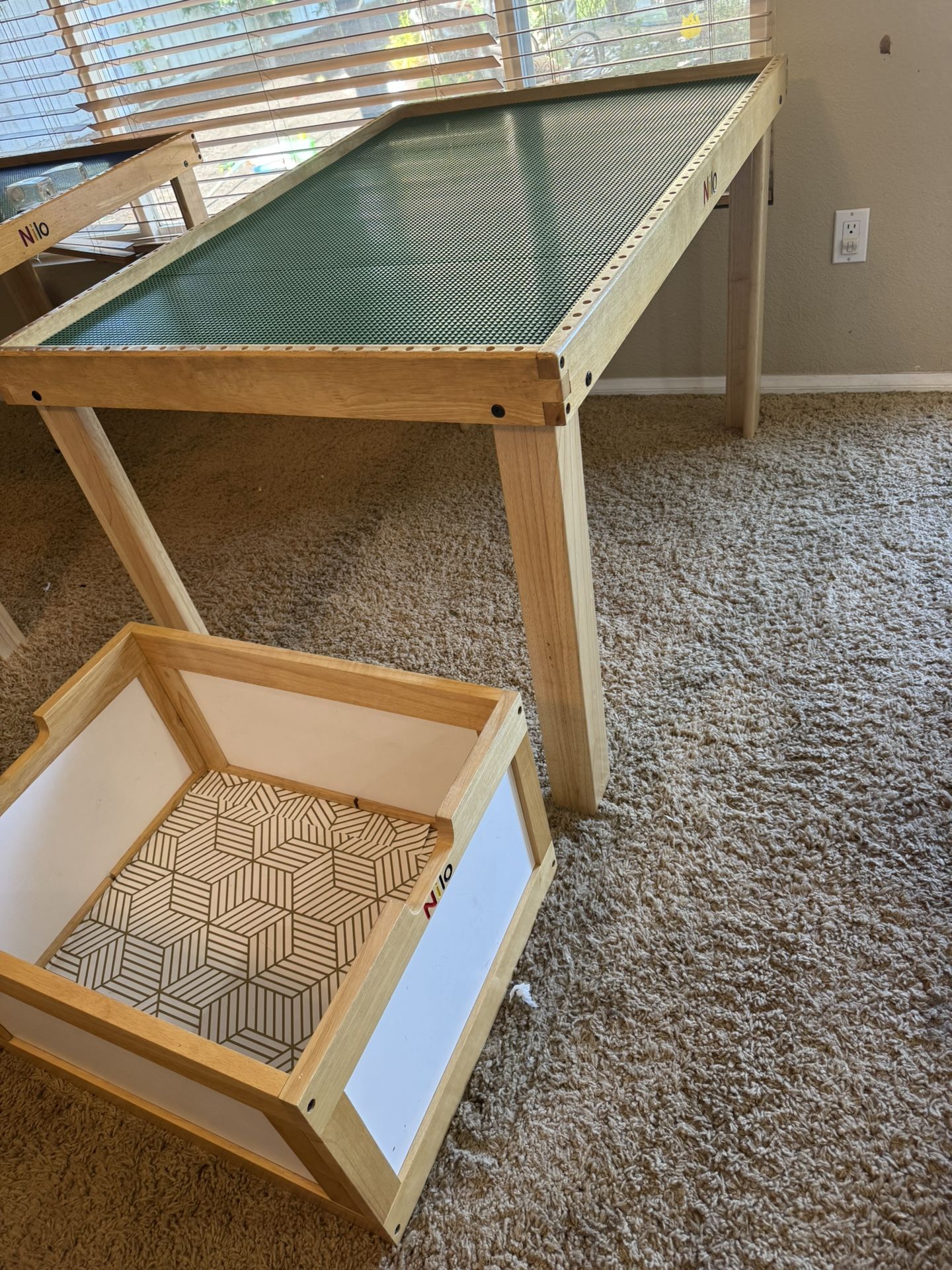 Nilo Lego/train/activity/play table