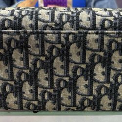 dior chain wallet