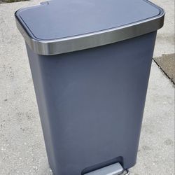 Better Homes & Gardens Kitchen Trash Can 11.9 Gallon Step Open Garbage Bin