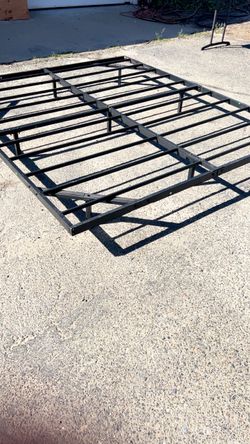 Black Metal Platform Bed Frame cal king