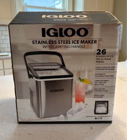 IGLOO 26 pound Ice Maker