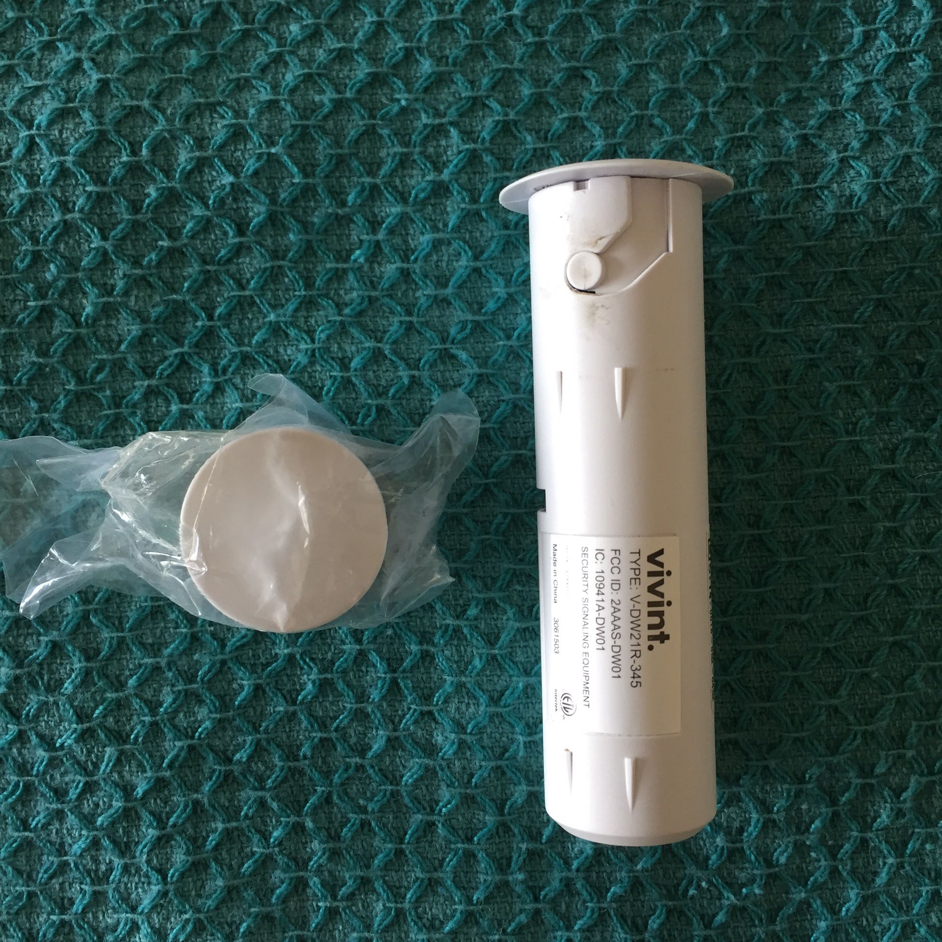 Vivint Door/Window Sensor vdw11345 & vdw21 recessed for Sale in Lehi