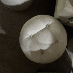 2 Pottery Barn Chairs With Two Ottomans $250 For All Or $125 For Chair And Ottoman 