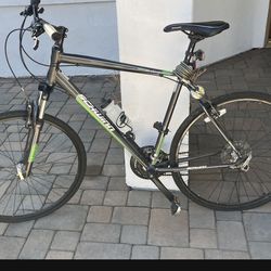 Schwinn searcher bicycle