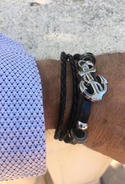 Leather bracelet. Unisex.
