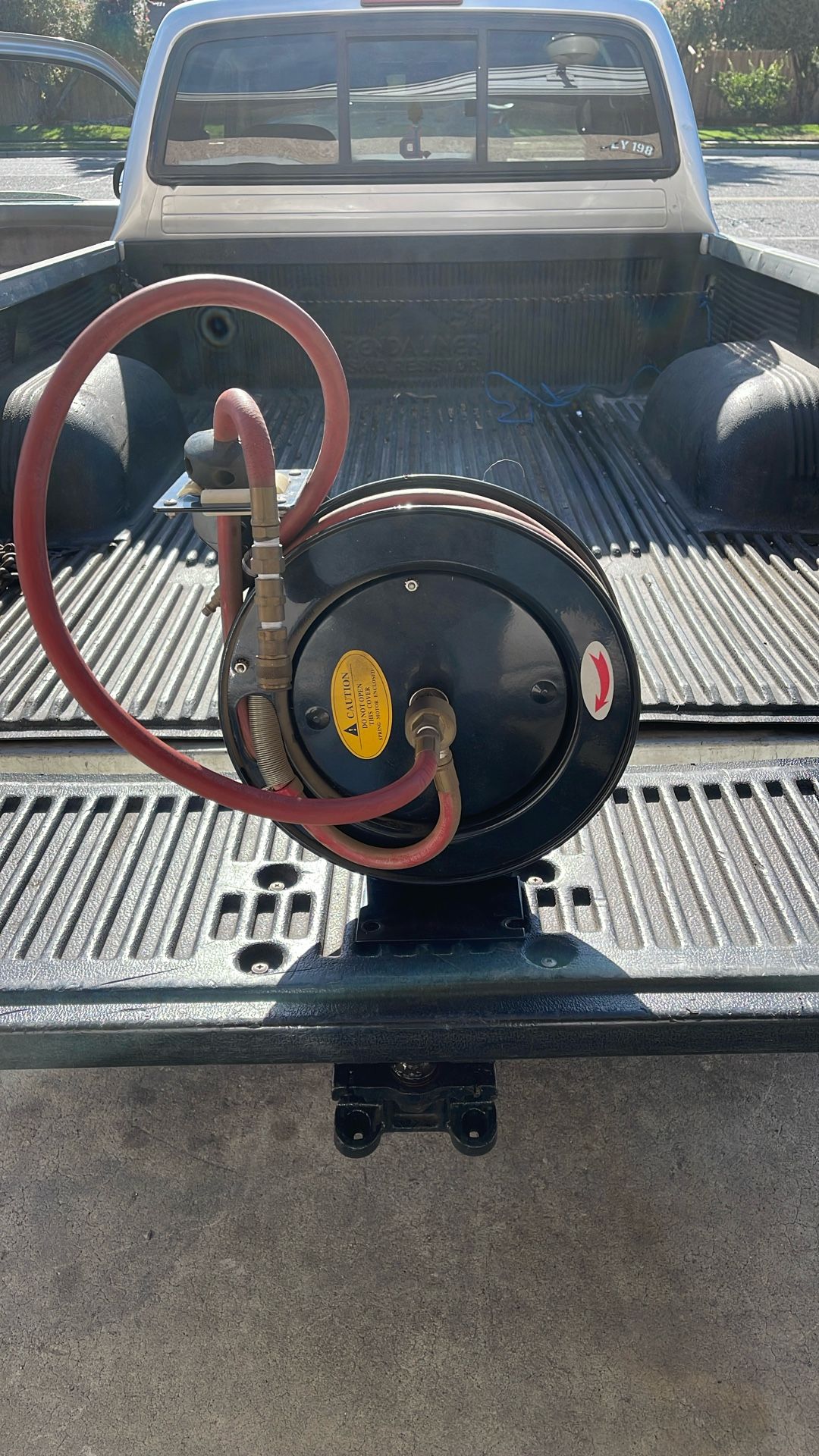 Air Retractor Used In Good Condition