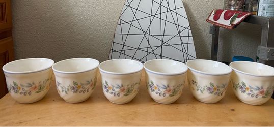 Set of 6 Vintage Floral Milk Glass Dessert Bowls – Excellent Condition