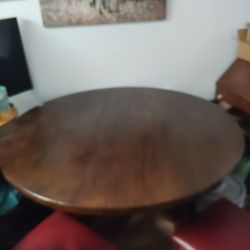 Nice Antique Round Table With Two Chairs