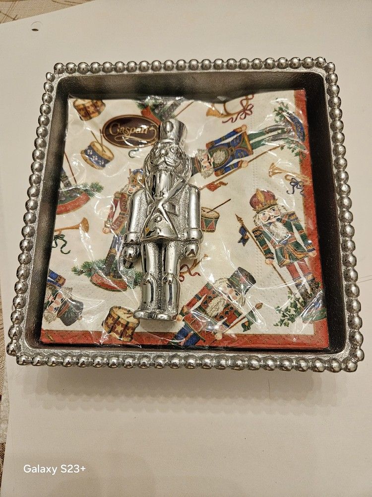 Mariposa Beaded Napkin Holder with Weighted Nutcracker