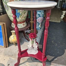 SUPER NEAT LOOKING, MARBLE TOP TABLE  GREAT CONDITION 
