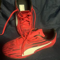Puma indoor soccer shoes 