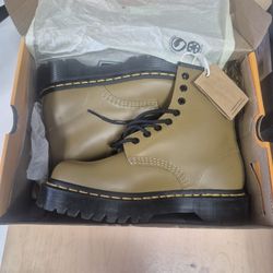 Dr. Martens Jadon Smooth Leather Platform Boots in Antique Olive. 