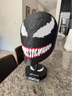 Venom wearable 3D printed mask + Stand