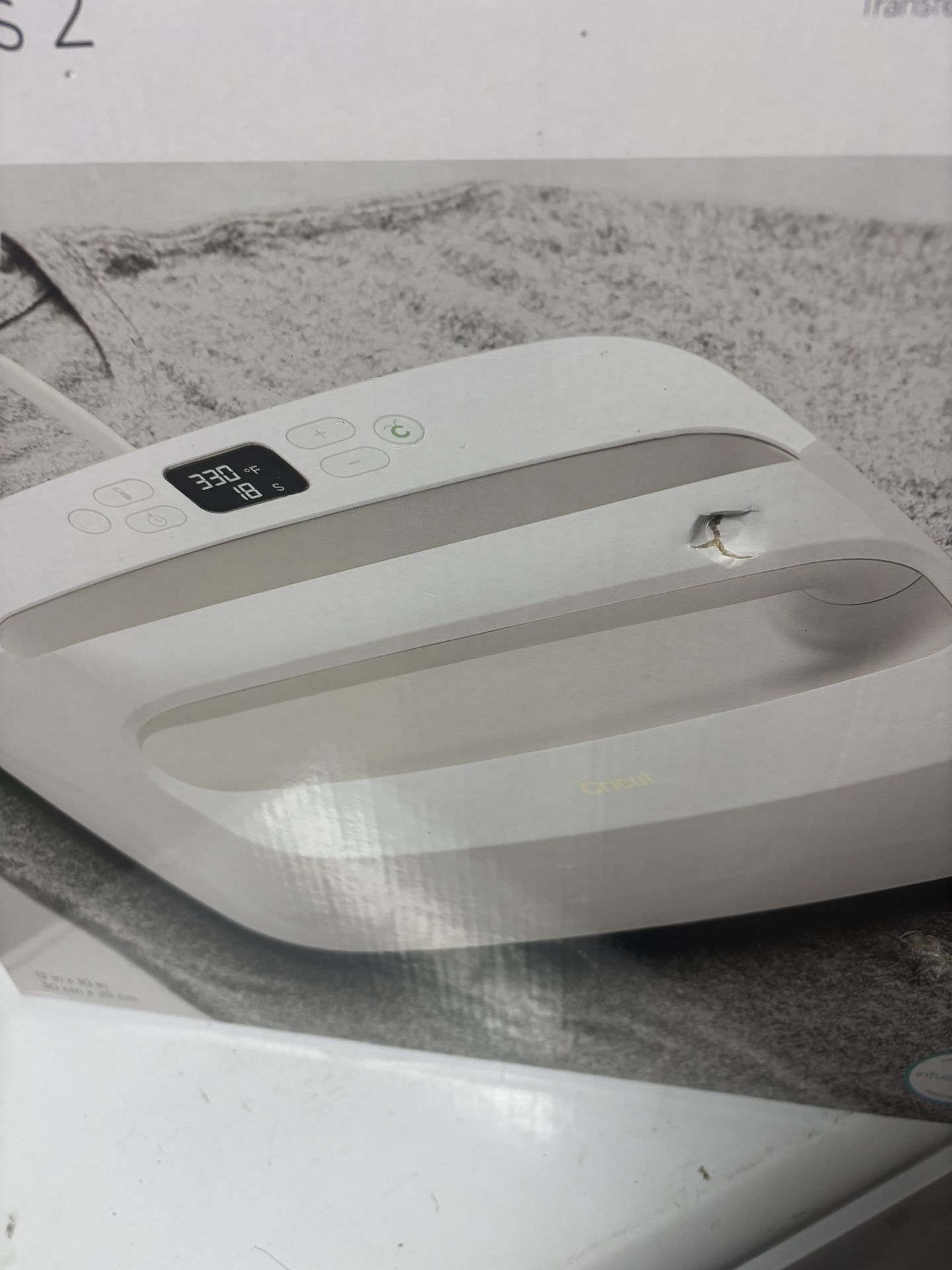 Brand New Cricut EasyPress 2 – Sealed Box, Never Opened