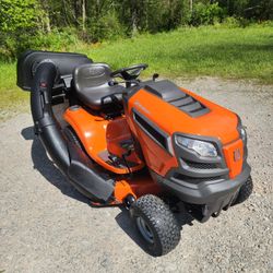 Husqvarna Riding Lawn Mower YTH18542 With Bagger Hydrostatic