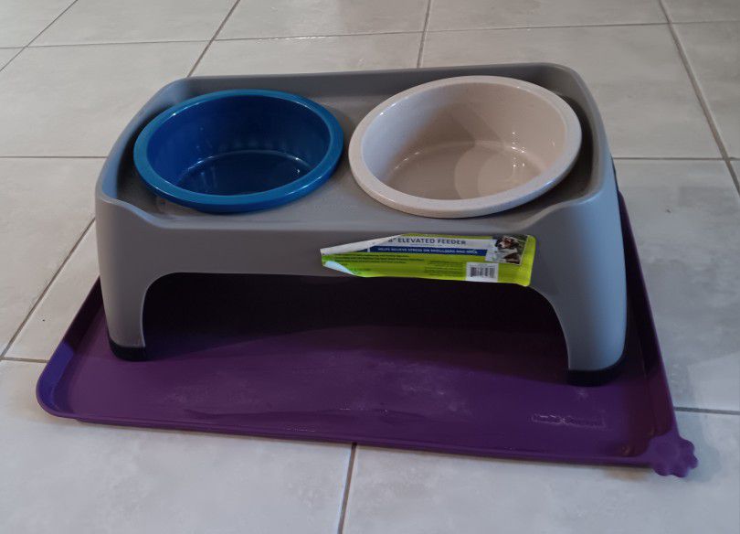 Dog Food And Water Bowls Stand And Drip Tray Mat