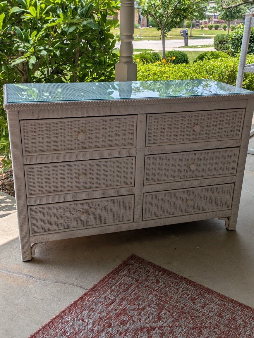 White, Solid Wood, Wicker Finish Set