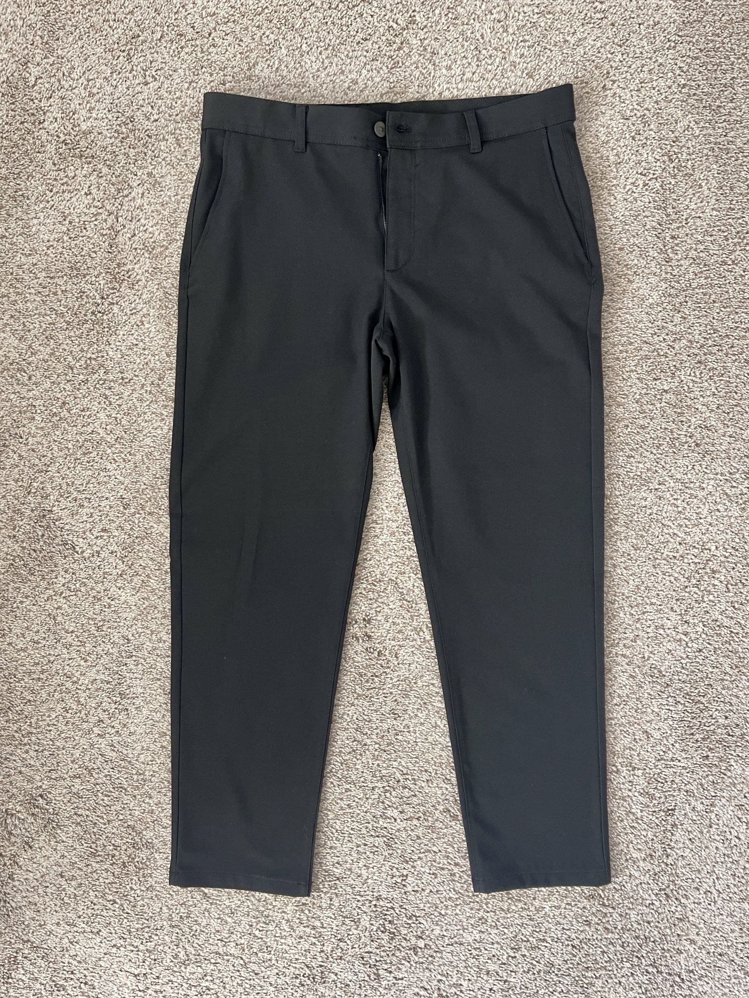 (New) Zara Men's textured stretch pants - black