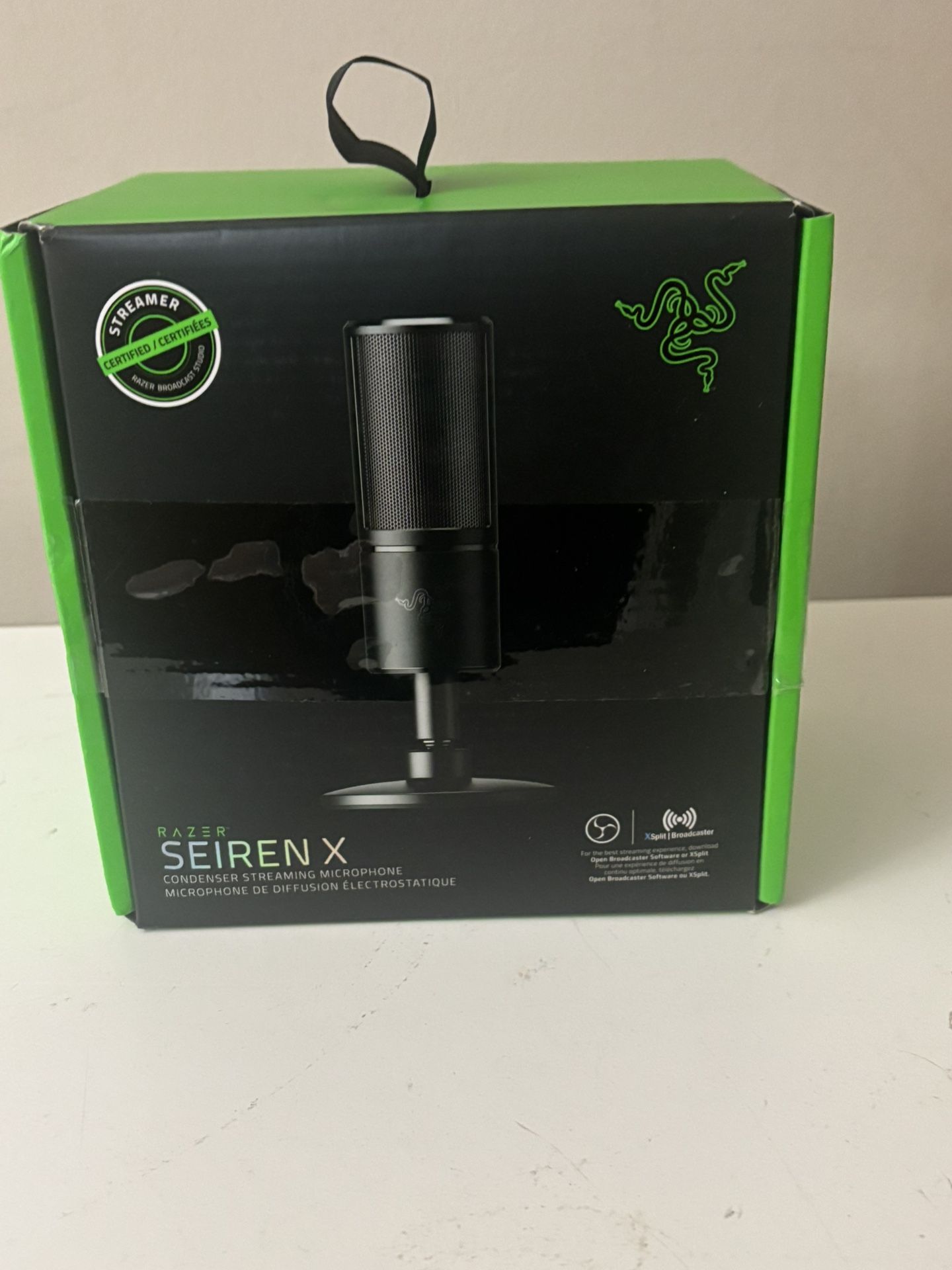 Razer Seiren X Black Condenser Streaming Microphone USB built in Shock Mount