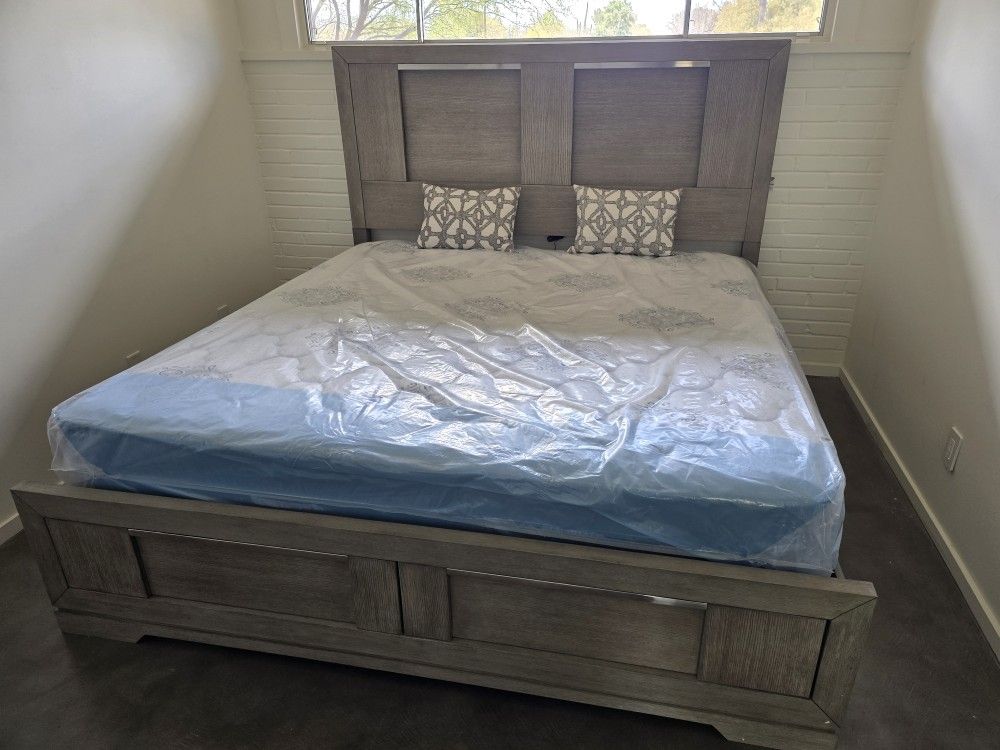 24/7 Same Day Delivery, Se Habla Espanol, Comfortable Mattresses Your Choice On A King Bed Or California King Size Mattress