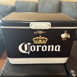New Corona Coleman Ice Chest Cooler 