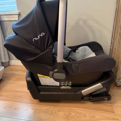 Nuna Pipa Lite Car Seat 