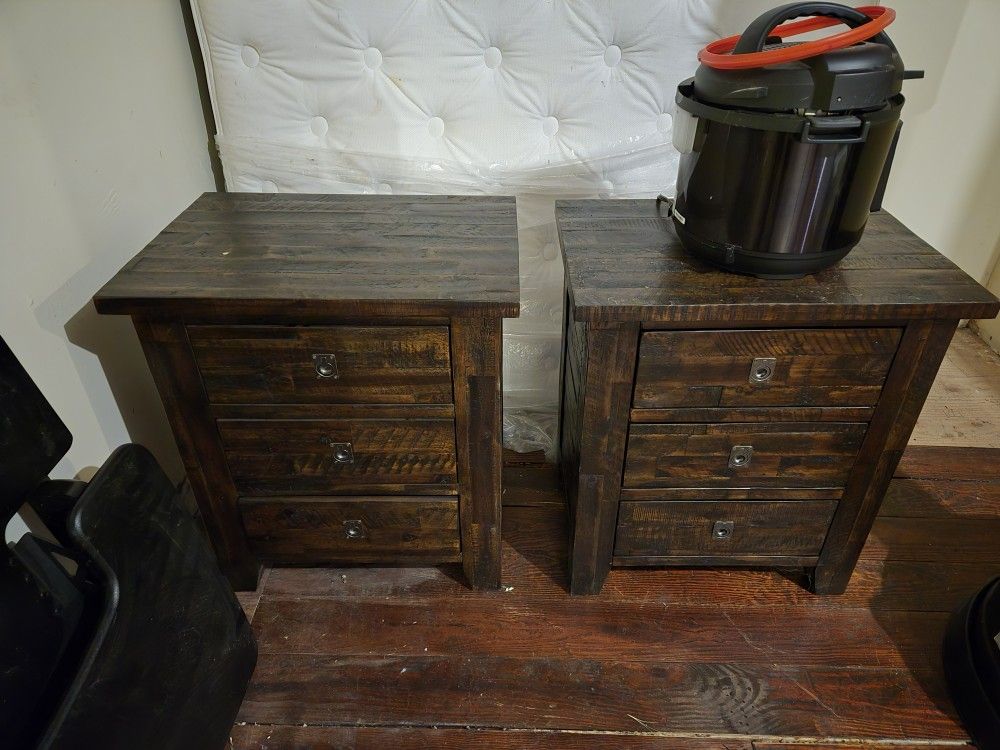 2 End Tables