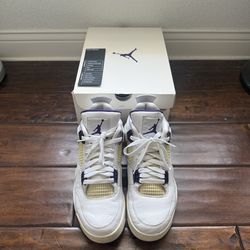 Jordan 4 Retro “Metallic Purple” – Size 9 (OG Box)