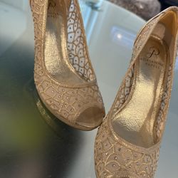 Adrianna Papell high heel with box,only Gold, size 7 1/2 M -Diamonds