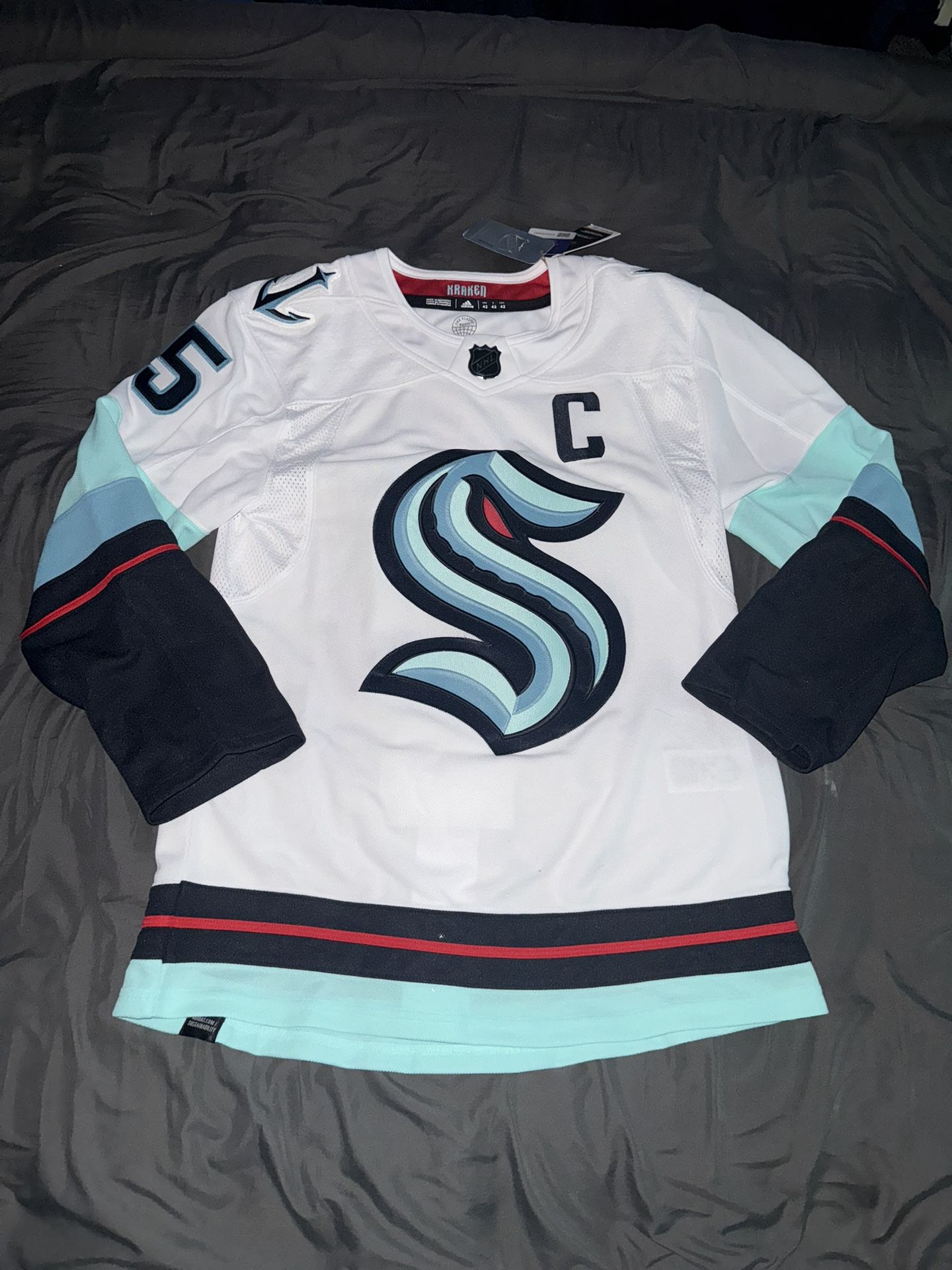 Seattle Kraken Mark Giordano #5 Authentic Hockey Jersey XXS (Size 42) Retail $240