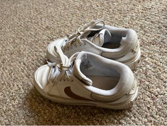 nike brown logo