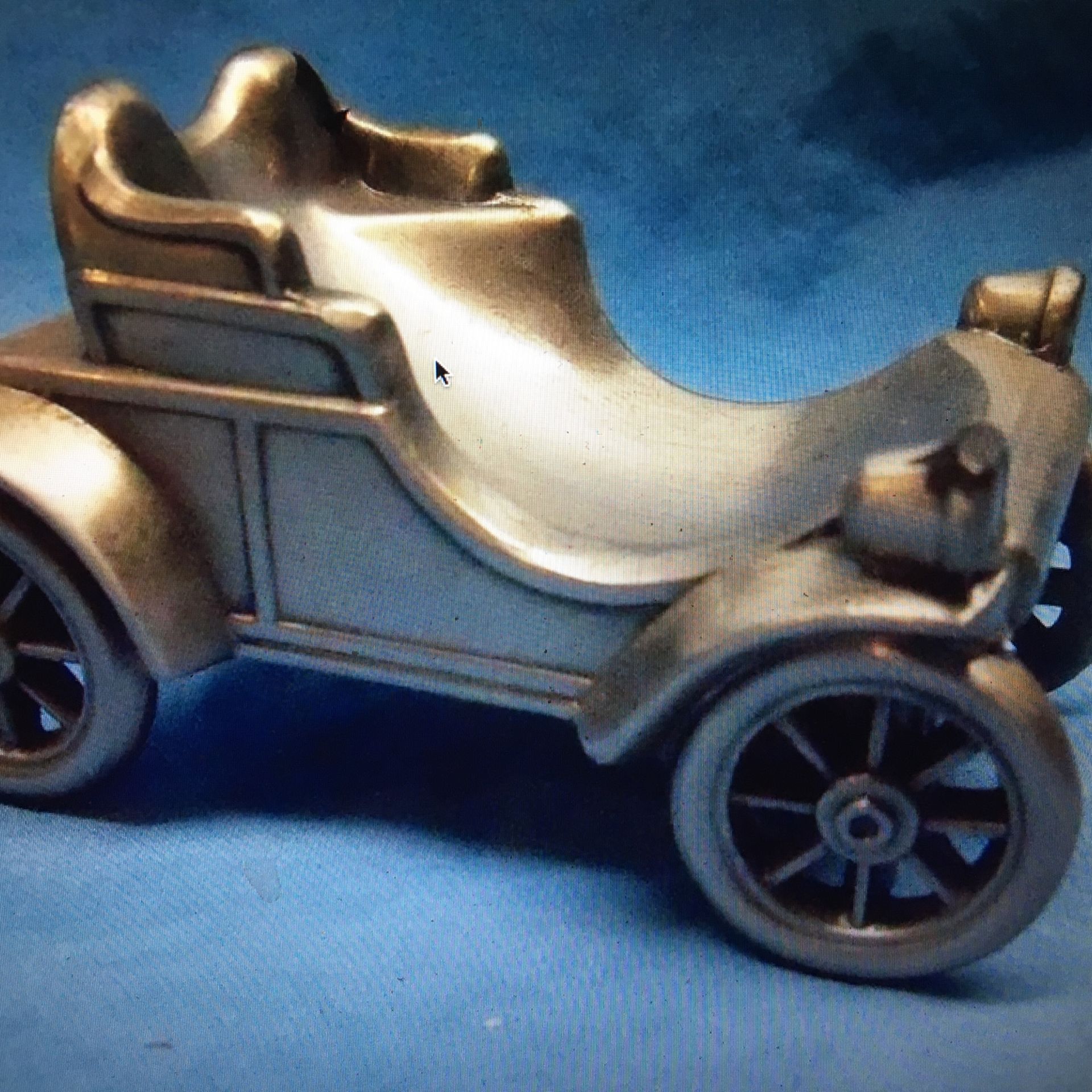 Vintage pewter antique car figuring 4"