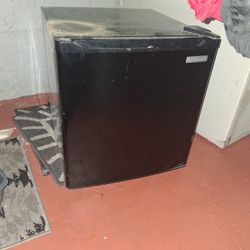 Insignia Mini Fridge 