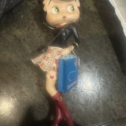 Betty Boop It’s Definitely Me Danbury Mint Collectable Statue  