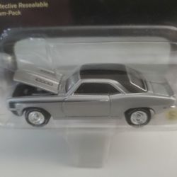 Johnny Lightning Gold Series 1969 Camaro Ss