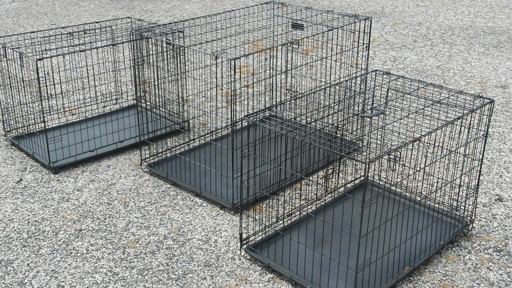 Dog cages for all ages large XX large dog cage bundle (3) Free Delivery.