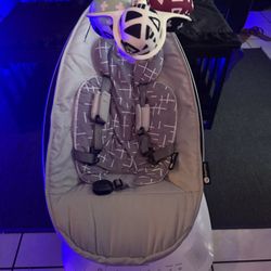 4 Moms Swing Free 