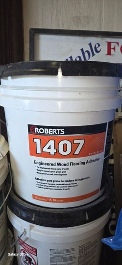 Roberts 1407 Engineered Wood Flooring Adhesive 4 Gallon