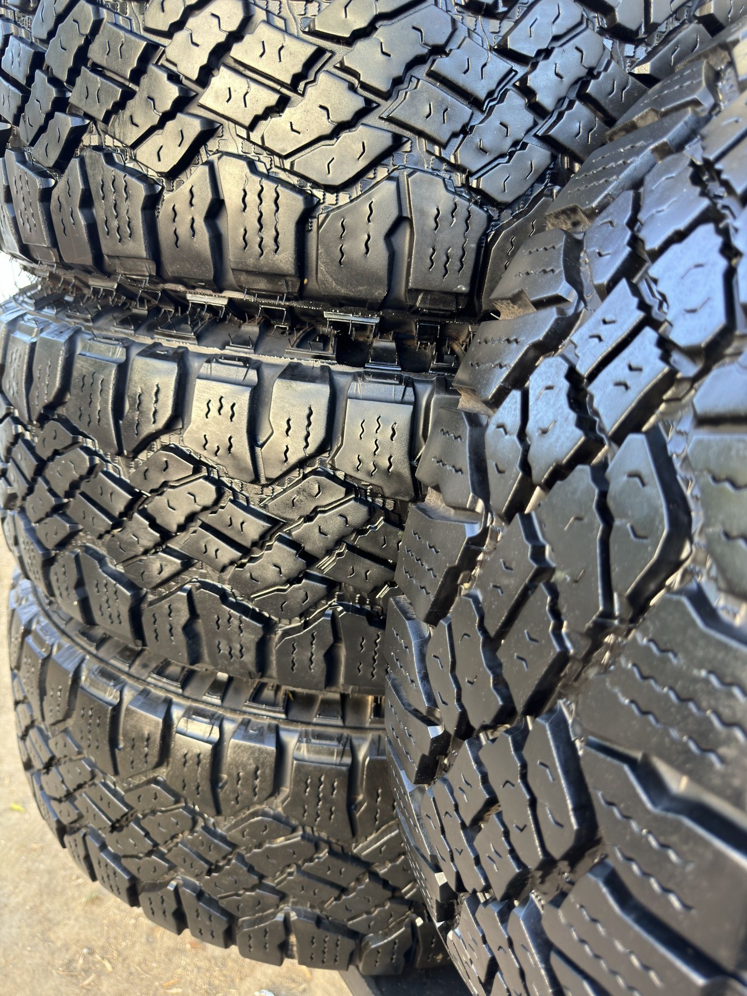 Set 265/65/17 GOOD YEAR for Sale in Riverside, CA OfferUp