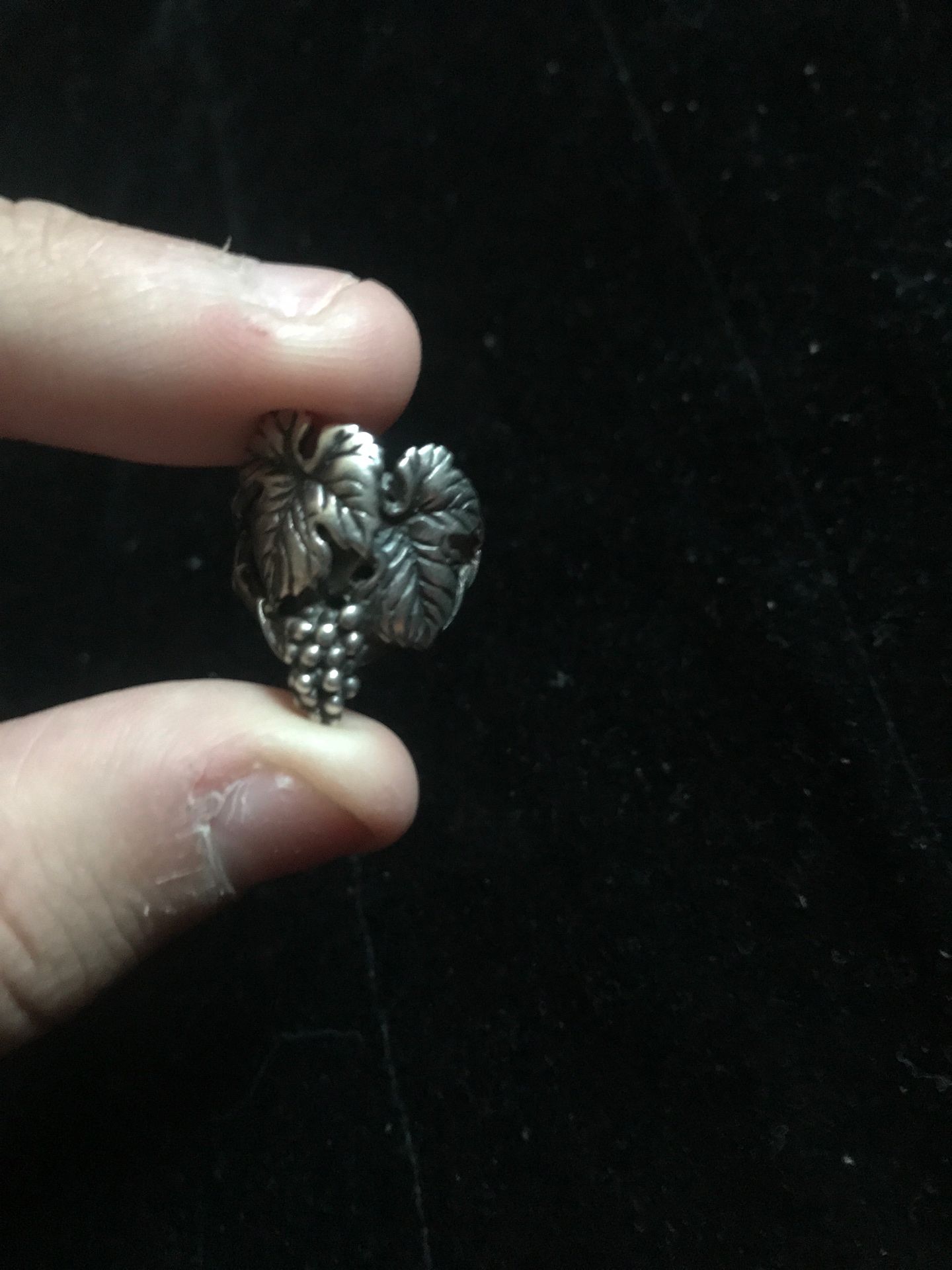 Cluster of leaves ring