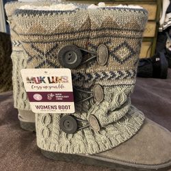 🎁 NEW  Women’s  Winter Boot Muk Luks 
