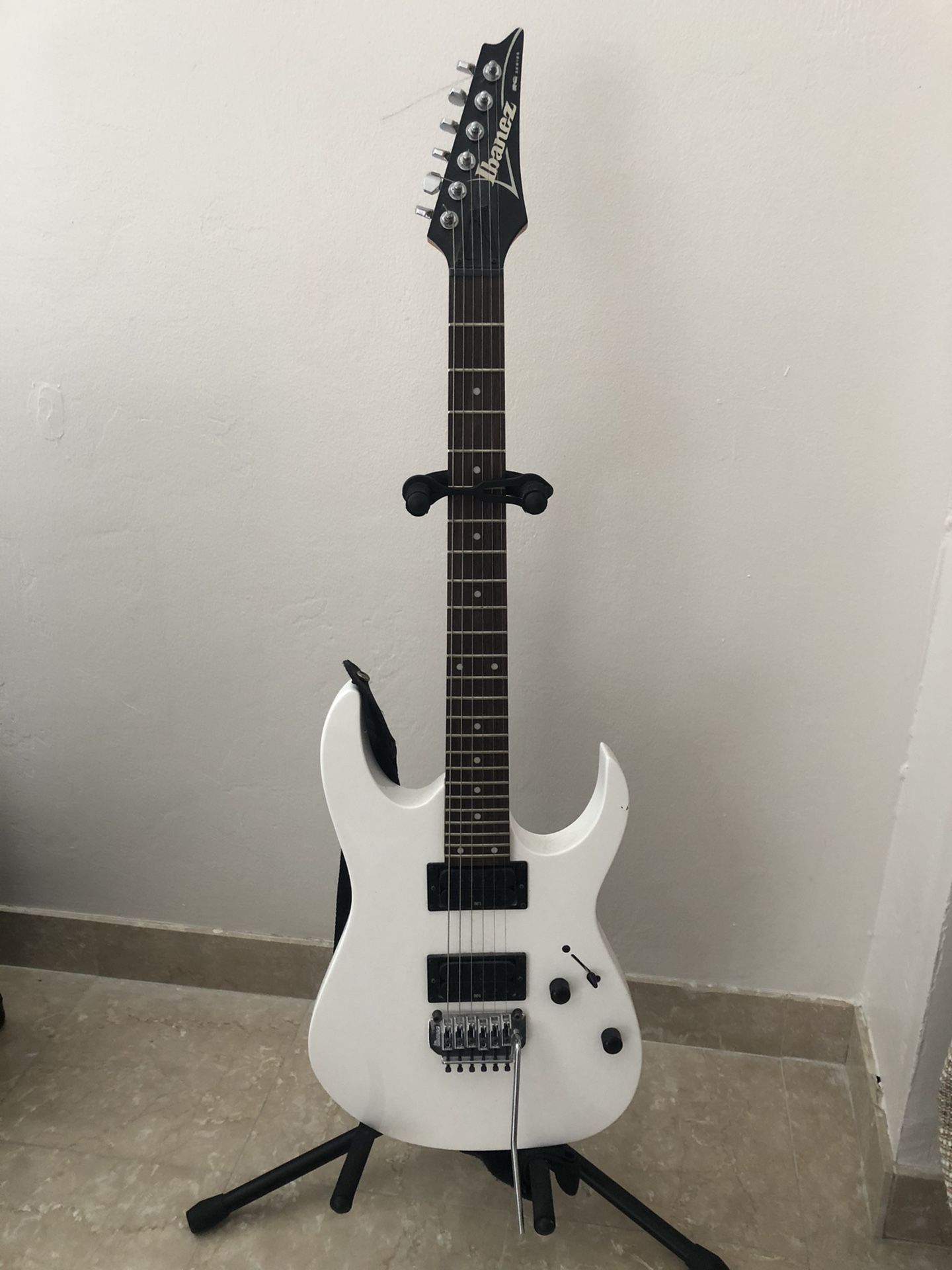 White Electric Guitar- Ibanez RG Series