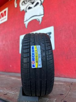 265/35/22 Tires Set Brand New